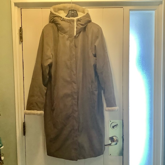 Metropolis Resort Winter Coat - Picture 9 of 9